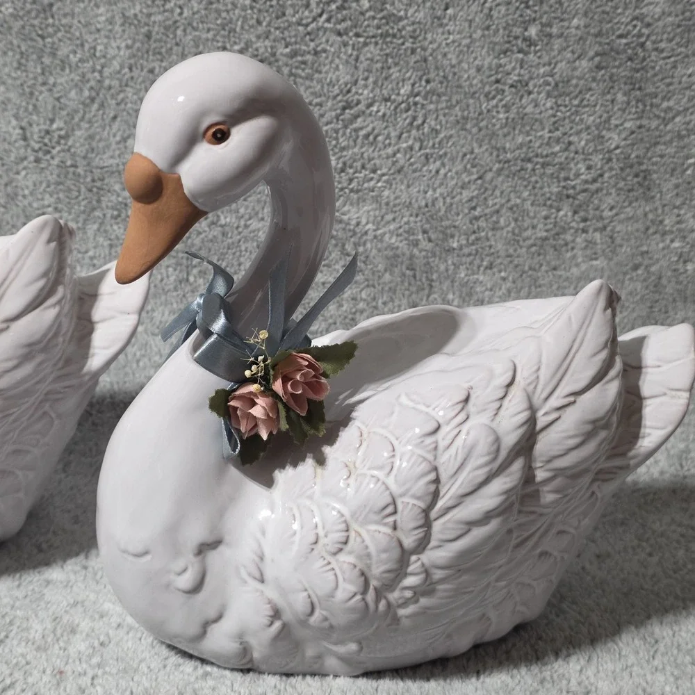 Vintage White Swans Set Of 2 With Flowers Country Cottage